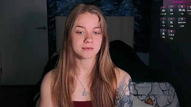 Snapshot of candy_maggie chatting on 05.14.26 candy maggie online show from 05.14.26