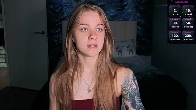 Snapshot of candy_maggie chatting on 05.24.26 candy maggie online show from 05.24.26