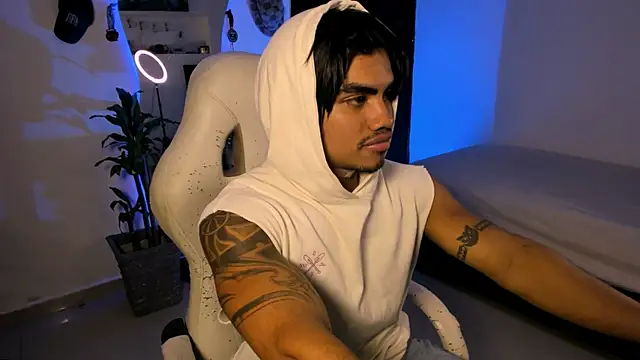 Young laroi online show from 12.13.24