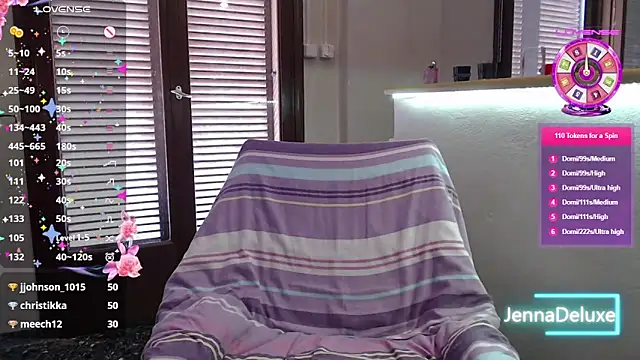 Snapshot of JennaDeluxe chatting on 05.15.26 JennaDeluxe online show from 05.15.26