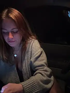 selenaluvv online show from 02.02.25