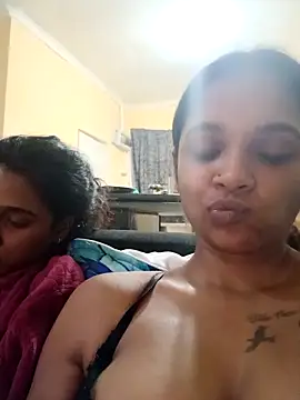 Indianqueen03 online show from 10.17.25