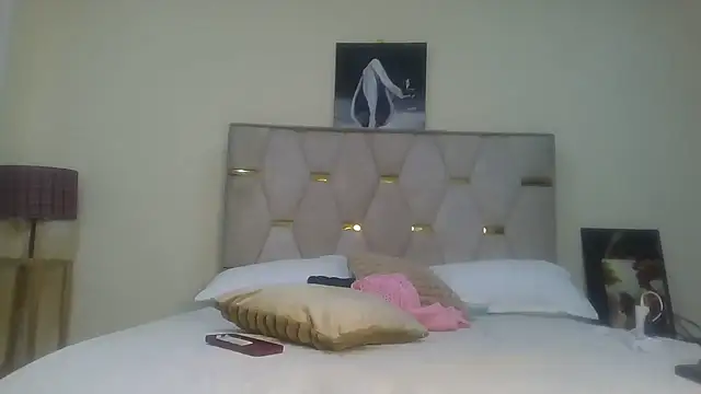 Snapshot of Fine_assie chatting on 02.06.25 Fine assie online show from 02.06.25