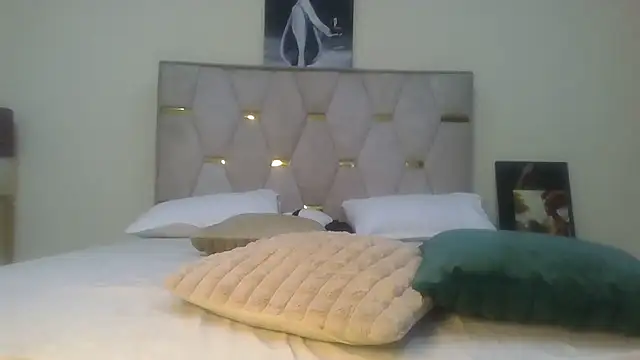 Snapshot of Fine_assie chatting on 02.07.25 Fine assie online show from 02.07.25