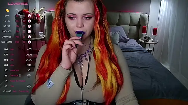 Miss Maya Mils online show from 02.04.25