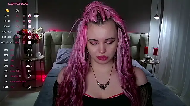 Miss Maya Mils online show from 02.12.25