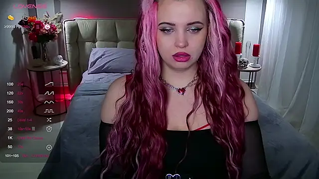 Miss Maya Mils online show from 02.13.25