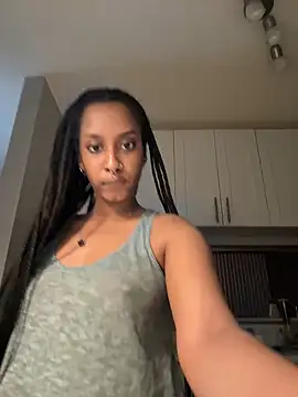 Your Paris online show from 02.26.25