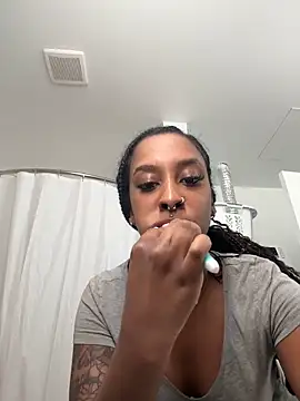 Your Paris online show from 11.21.25