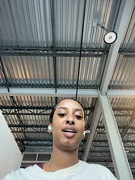 Snapshot of Your_Paris chatting on 01.31.26 Your Paris online show from 01.31.26