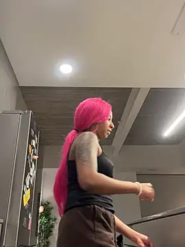 Snapshot of Your_Paris chatting on 02.09.26 Your Paris online show from 02.09.26