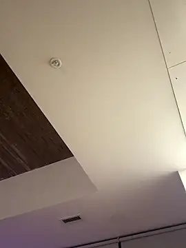 Snapshot of Your_Paris chatting on 02.14.26 Your Paris online show from 02.14.26