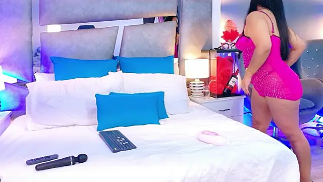 Evangeline Taylorr online show from 10.25.25