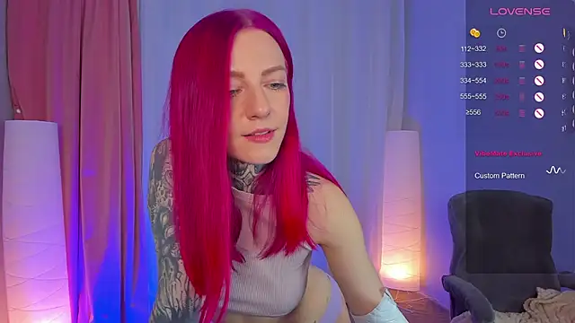 Snapshot of Roxy_____ chatting on 01.10.25 Roxy      online show from 01.10.25
