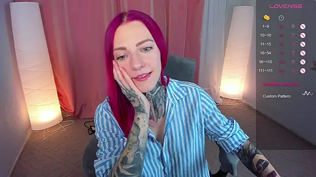Snapshot of Roxy_____ chatting on 01.20.25 Roxy      online show from 01.20.25