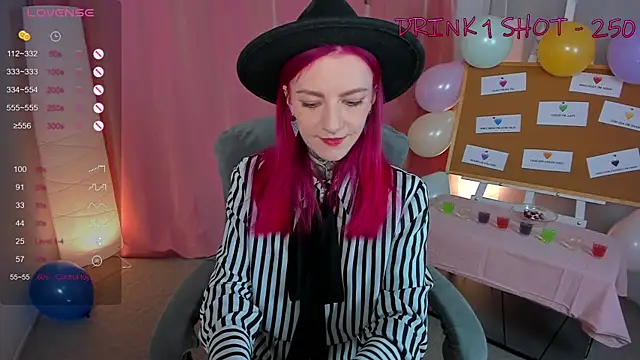 Snapshot of Roxy_____ chatting on 02.07.25 Roxy      online show from 02.07.25
