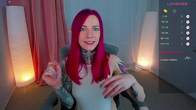 Snapshot of Roxy_____ chatting on 02.22.25 Roxy      online show from 02.22.25
