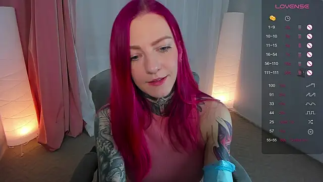 Snapshot of Roxy_____ chatting on 02.27.25 Roxy      online show from 02.27.25
