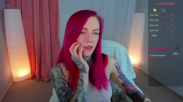 Snapshot of Roxy_____ chatting on 03.16.25 Roxy      online show from 03.16.25