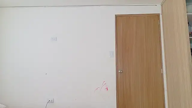 Snapshot of california_0 chatting on 09.13.25 california 0 online show from 09.13.25