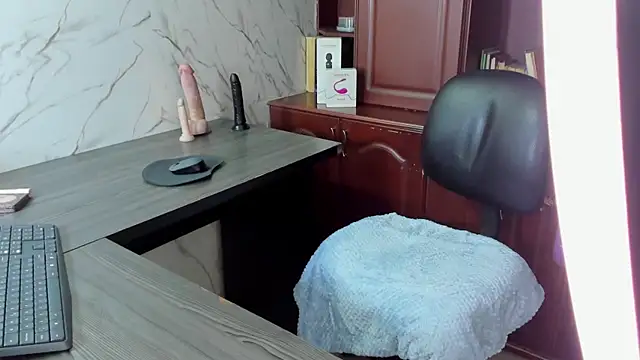 MissEscarleth online show from 01.25.25