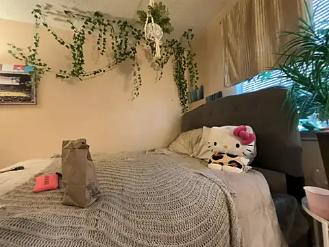 Snapshot of magicalc00ch chatting on 02.09.26 magicalc00ch online show from 02.09.26