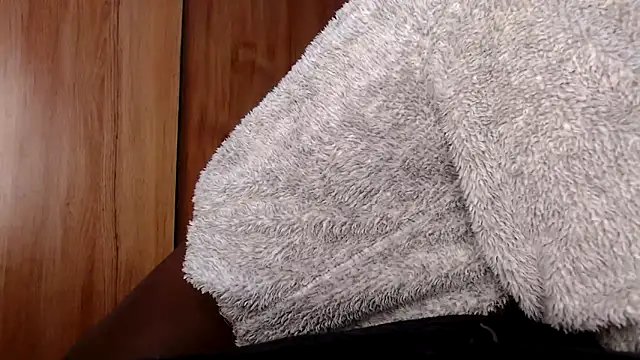 Snapshot of wetpussy_ebony chatting on 05.20.26 wetpussy ebony online show from 05.20.26