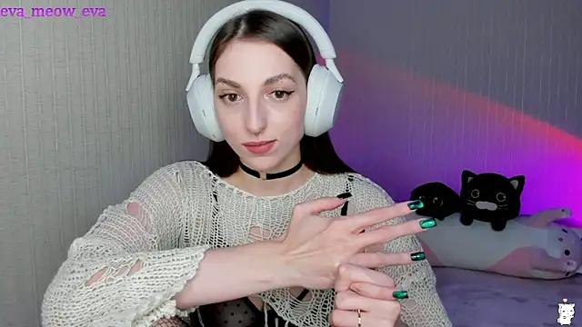 Snapshot of Meow_Eva_Meow chatting on 12.13.24 Meow Eva Meow online show from 12.13.24