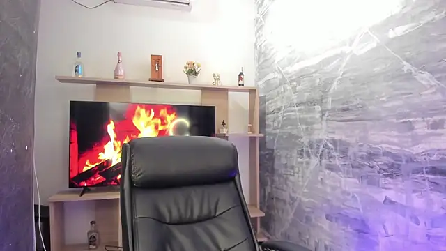 IsabelleFoxx  online show from 12.24.24