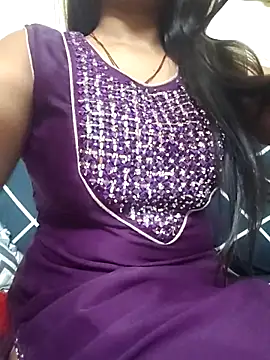 Snapshot of MohiniHott chatting on 02.19.25 MohiniHott online show from 02.19.25
