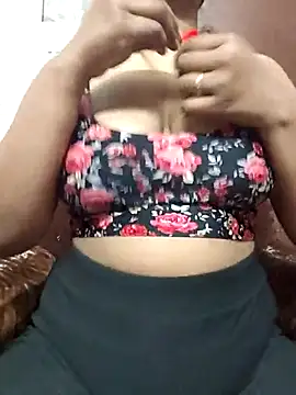 Snapshot of MohiniHott chatting on 03.07.25 MohiniHott online show from 03.07.25