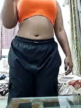 Snapshot of MohiniHott chatting on 09.24.25 MohiniHott online show from 09.24.25