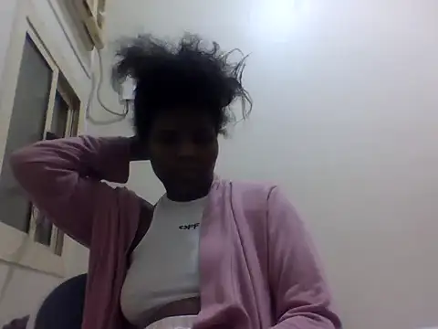queenzuena online show from 05.05.26