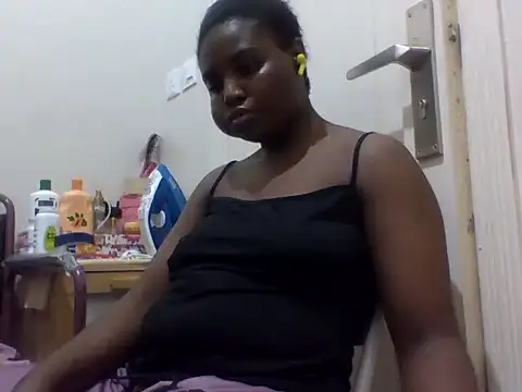 Snapshot of queenzuena chatting on 05.21.26 queenzuena online show from 05.21.26