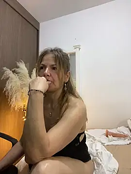 Leyna liu online show from 01.23.25