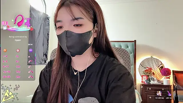 Berrysweet 68 online show from 10.22.25