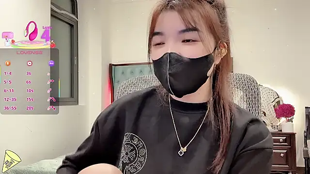 Berrysweet 68 online show from 10.28.25