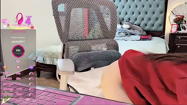 Berrysweet 68 online show from 10.31.25