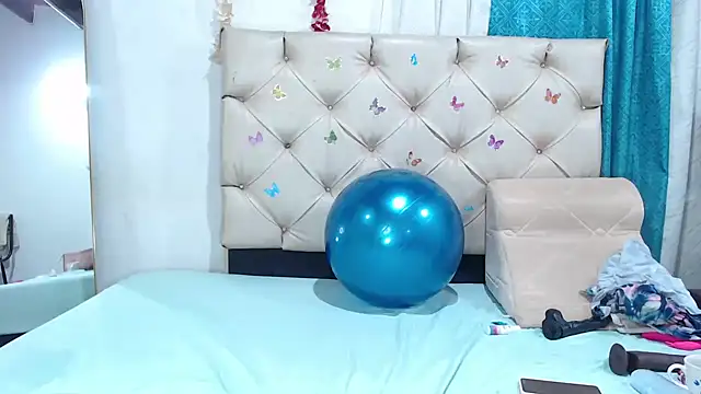Snapshot of BBW_salome chatting on 12.27.24 BBW salome online show from 12.27.24