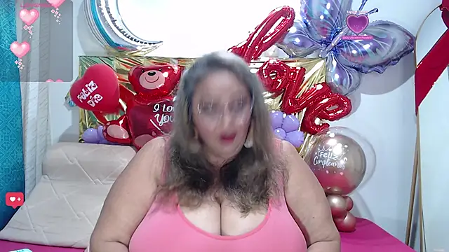 Snapshot of BBW_salome chatting on 02.19.25 BBW salome online show from 02.19.25