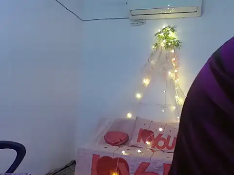 Snapshot of Baby_Himanshi chatting on 10.15.25 Baby Himanshi online show from 10.15.25