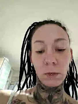 Snapshot of Scherana chatting on 12.15.24 Scherana online show from 12.15.24