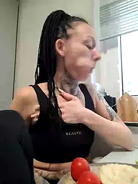 Snapshot of Scherana chatting on 12.16.24 Scherana online show from 12.16.24
