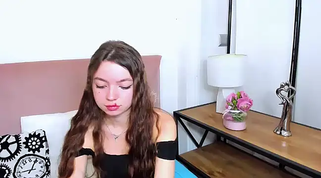 GraceLips online show from 02.05.25