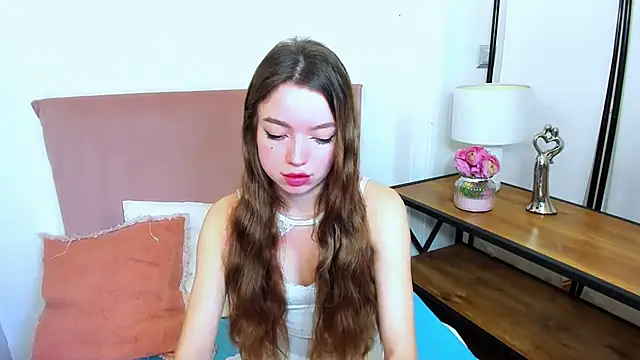 GraceLips online show from 03.04.25