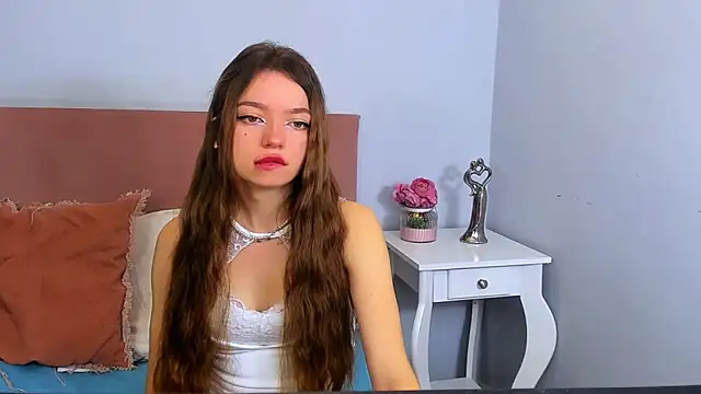 GraceLips online show from 03.10.25