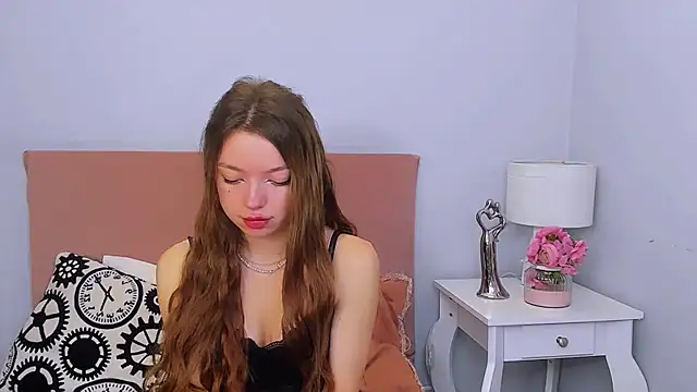 GraceLips online show from 03.12.25