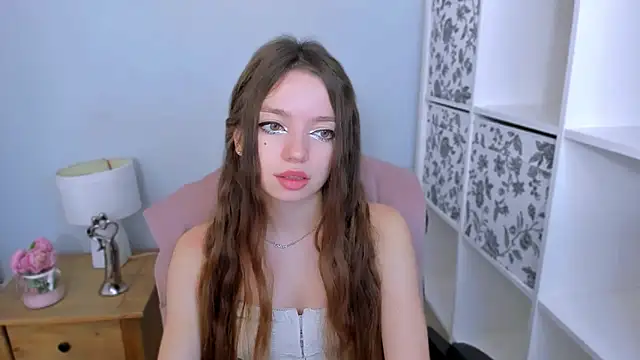 GraceLips online show from 10.13.25