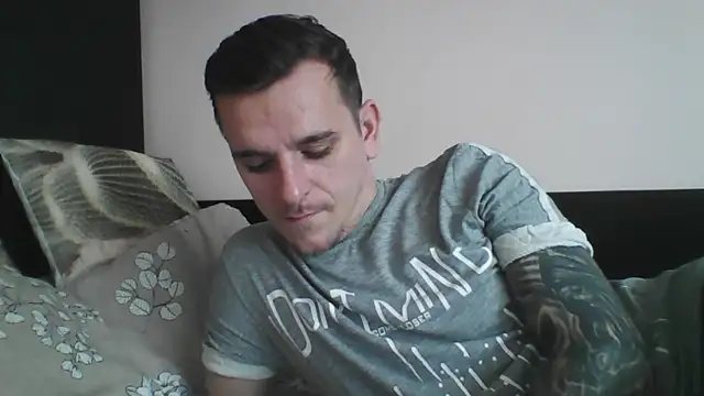 Snapshot of Huge_cock22cm chatting on 01.10.25 Huge cock22cm online show from 01.10.25