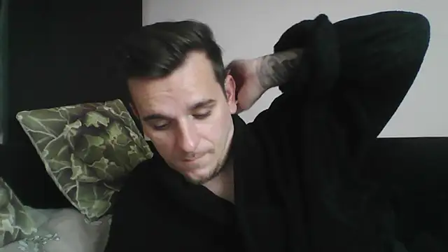 Snapshot of Huge_cock22cm chatting on 01.18.25 Huge cock22cm online show from 01.18.25